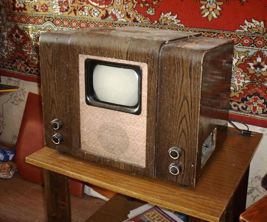 Первые телевизоры россии
